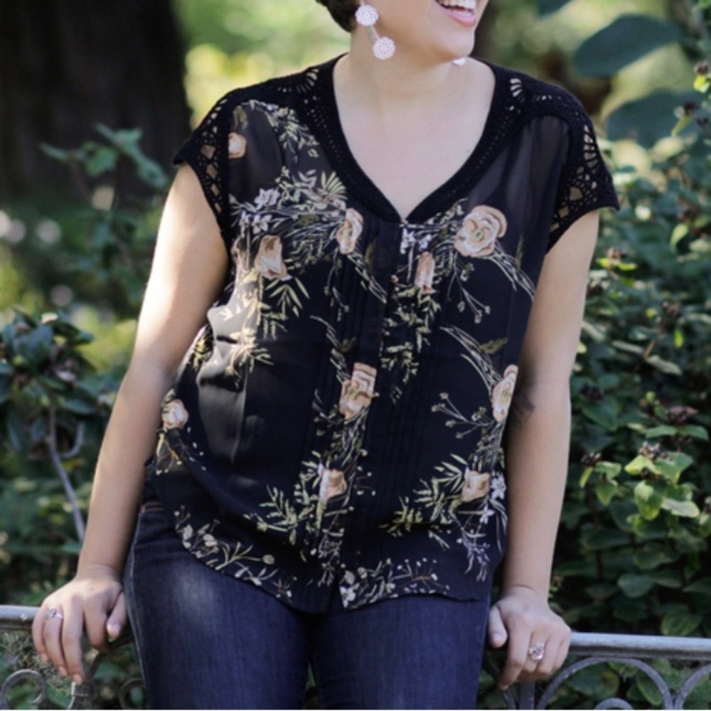 Anthropologie Meadow Rue black floral pin tuck crochet lace georgette blouse top